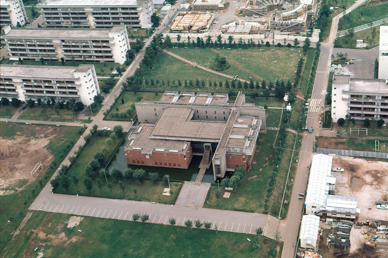 1977年頃の「日本大学理工学部船橋キャンパス 図書館」日本大学提供